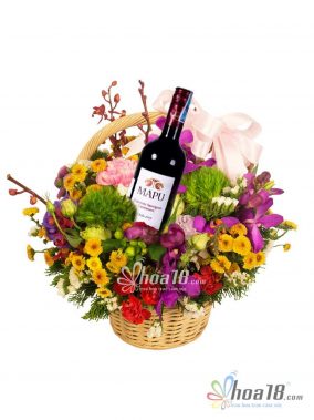 Một ly rượu và một bó hoa tươi chính là món quà hoàn hảo để chúc mừng sinh nhật cho người thân yêu của bạn. Hãy để chúng tôi giúp bạn lựa chọn những sản phẩm phù hợp nhất với người mà bạn muốn tặng. Nhấp chuột vào ảnh để xem hình ảnh sản phẩm đẹp mắt và giá cả cạnh tranh.